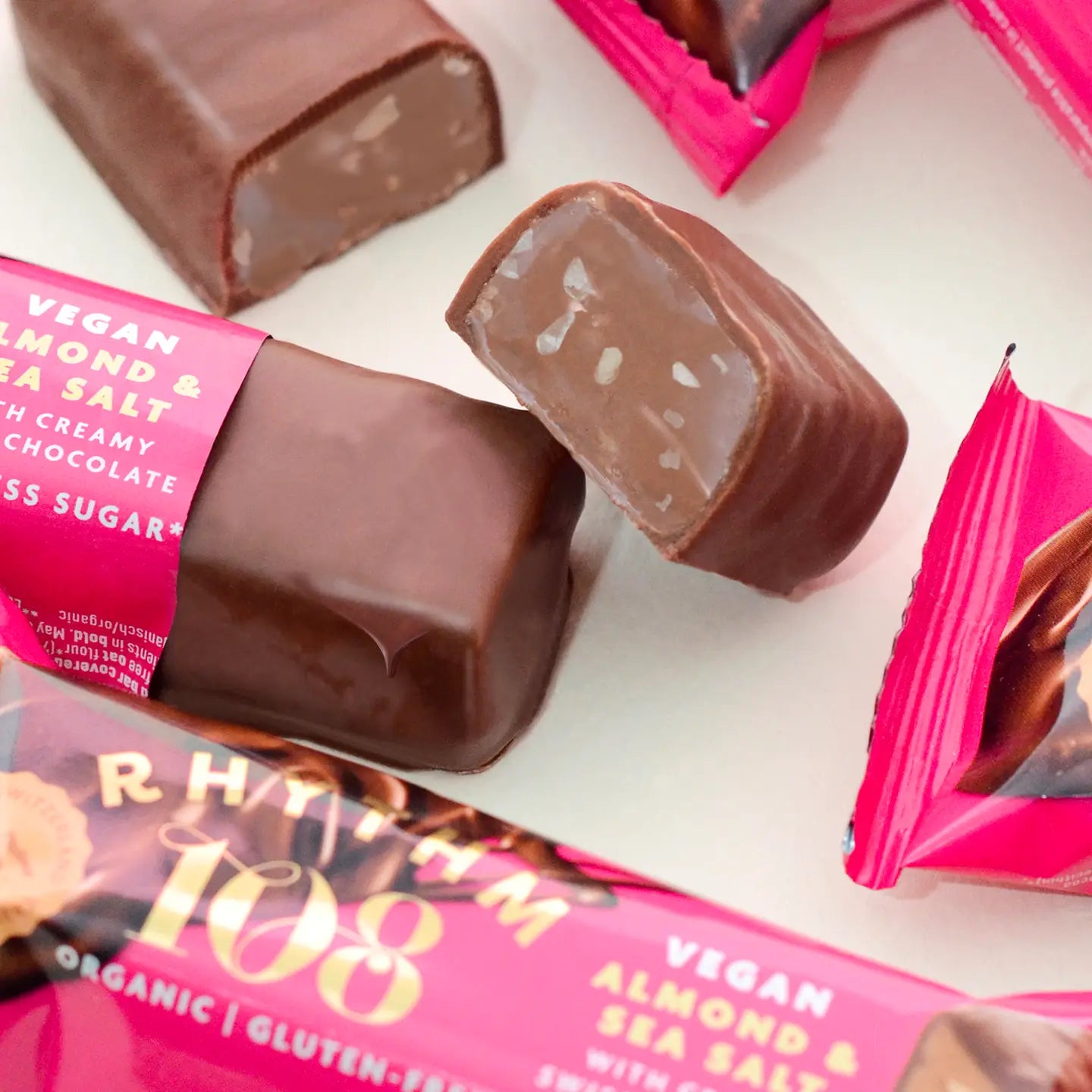 Swiss Chocolate bar with almond and sea salt 